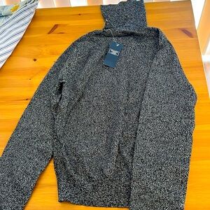 Long sleeves turtle neck top. Abercrombie & Fitch.